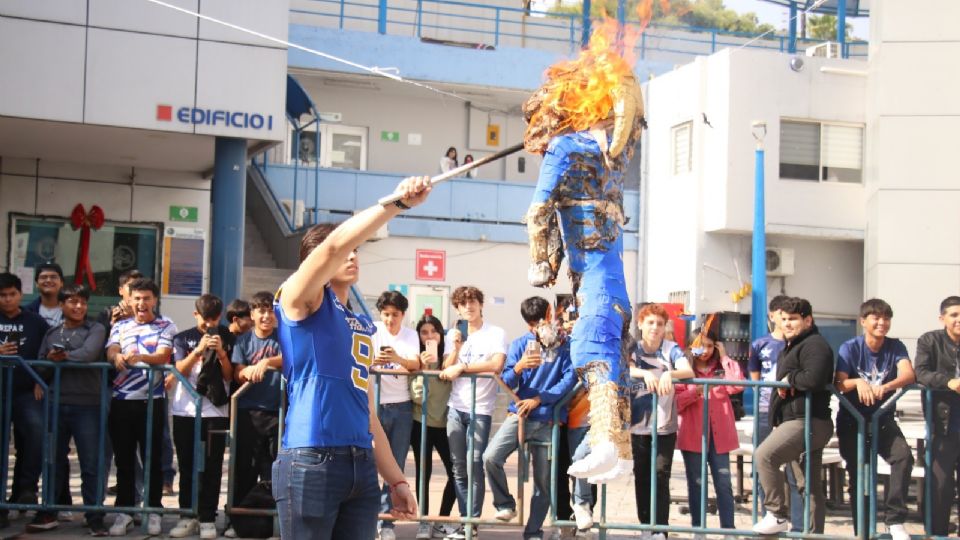 Mario García encabeza el ritual previo a la Final Regia Estudiantil