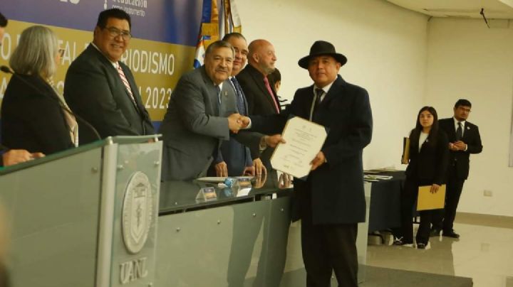 Periodistas de Nuevo León son reconocidos con el Premio Estatal de Periodismo