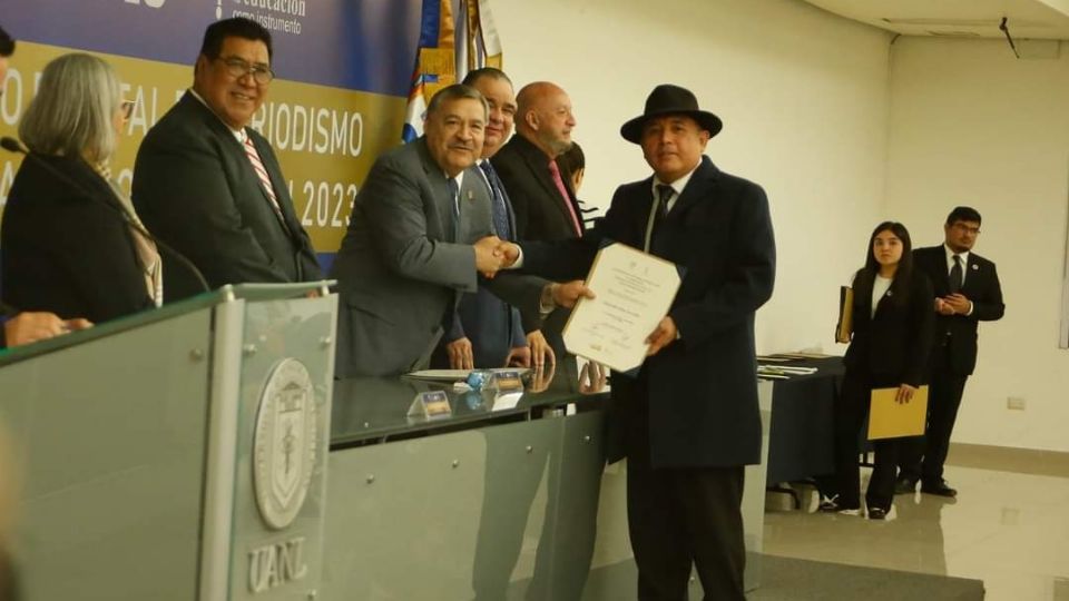 Periodistas del Estado son galardonados con el Premio Estatal de Periodismo.