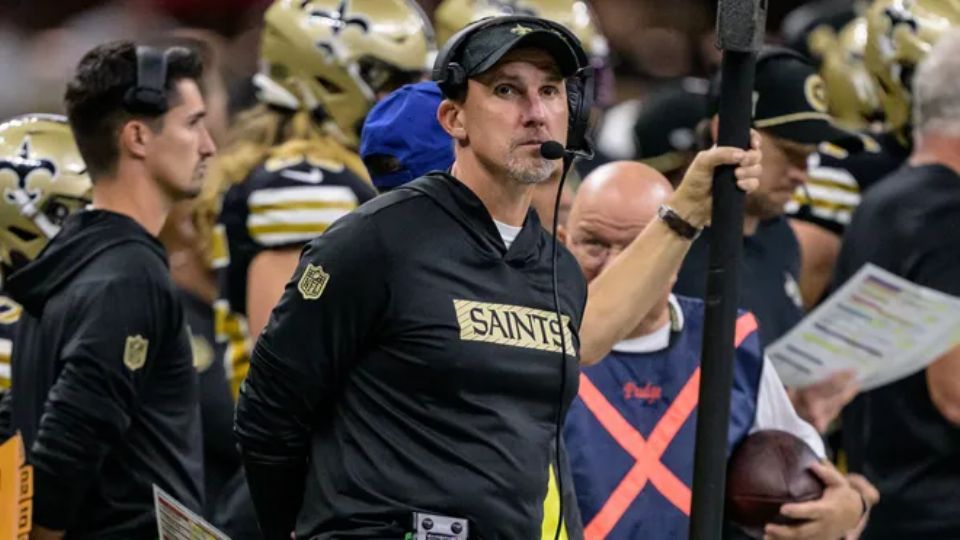 El despido llega después de que Saints se encuentra último en su división.