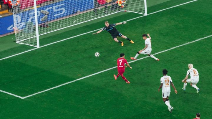 Liverpool arrolla al Leverkusen con hat-trick de Díaz y se coloca líder de la Champions