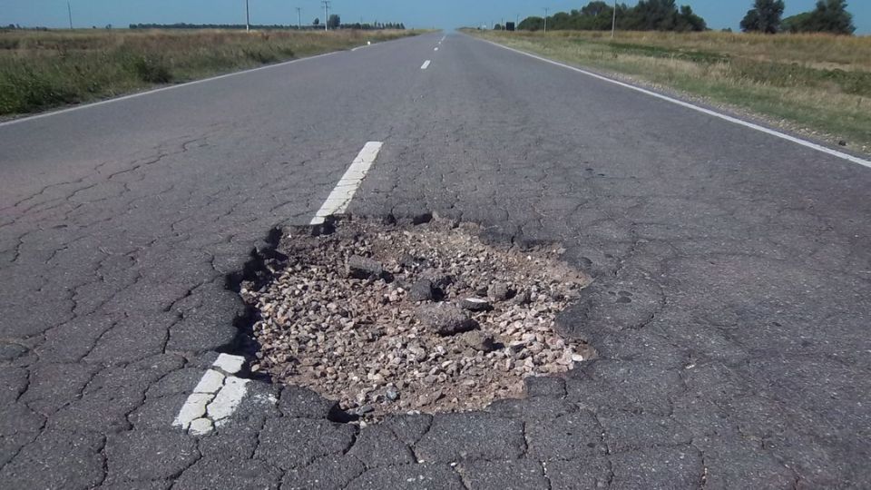 Problemas de Baches en la carretera Monterrey - Nuevo Laredo