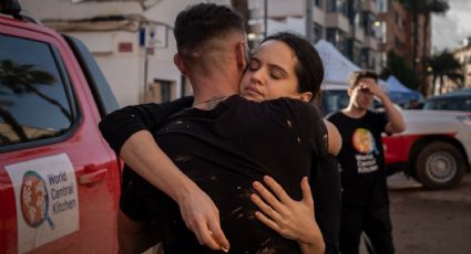 Se une Rosalía a voluntarios en Valencia