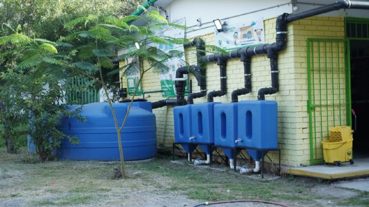 Instalan 8 nuevos sistemas de captación de agua de lluvia en escuelas de NL