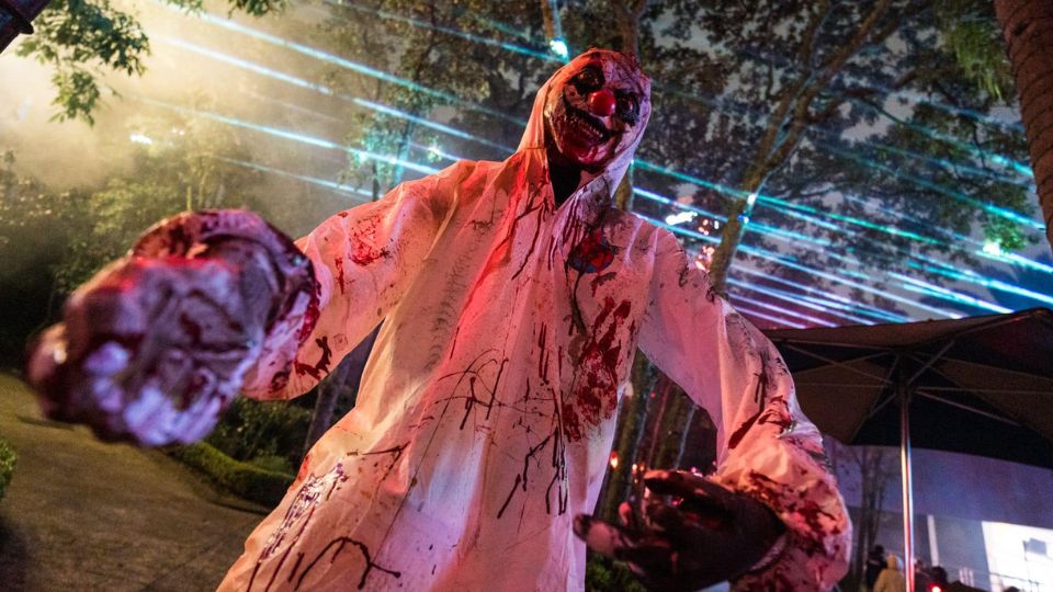 Persona disfrazada de monstruo en el Festival del Terror de Six Flags | Facebook / Six Flags México