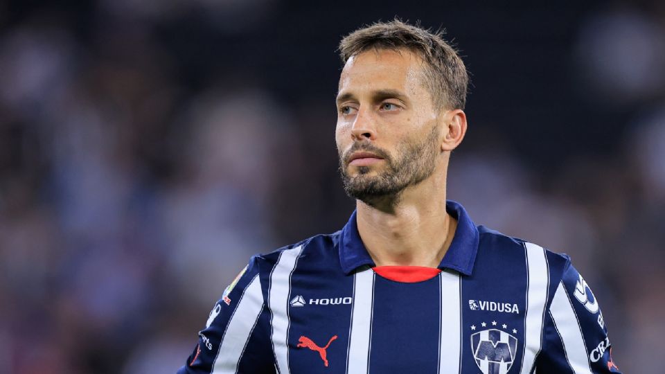 Canales dona experiencia VIP con Rayados para ayudar a Valencia