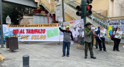 Colectivo protesta en contra del aumento de tarifas en el transporte público en Monterrey