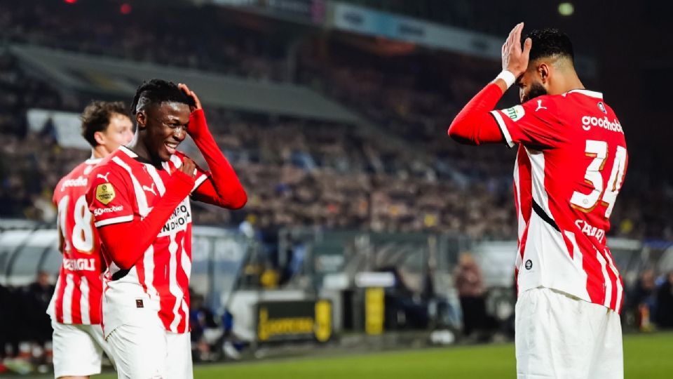 El PSV Eindhoven se impone 0-3 al Breda a pesar de la ausencia del mexicano Hirving Lozano por lesión.