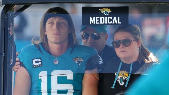 NFL: Trevor Lawrence sufre conmoción cerebral contra Houston Texans
