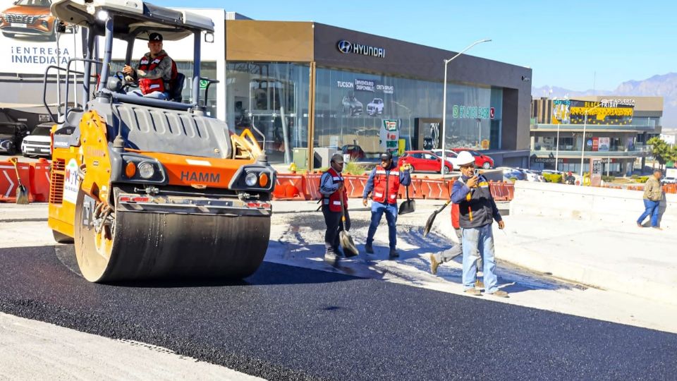 El municipio de Monterrey avanza con los trabajos viales.