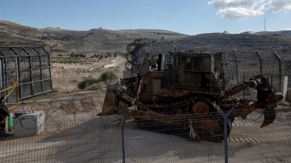 Israel bombardeo almacenes a las afueras de Damasco.