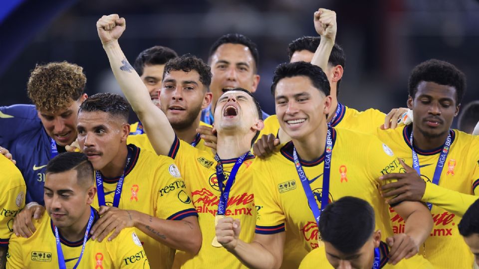 América festejó su tercera estrella en un antro.