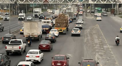 Colapsa vialidad por reducción de carriles en avenida Miguel Alemán