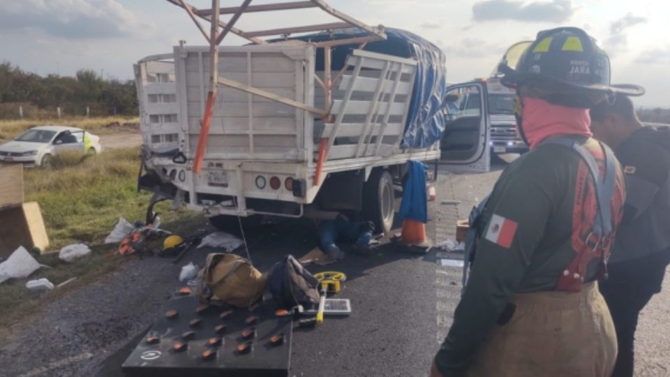 El fatal accidente ocurrió en el kilómetro 42 de la autopista Monterrey-Nuevo Laredo, a la altura del municipio de Salinas Victoria.