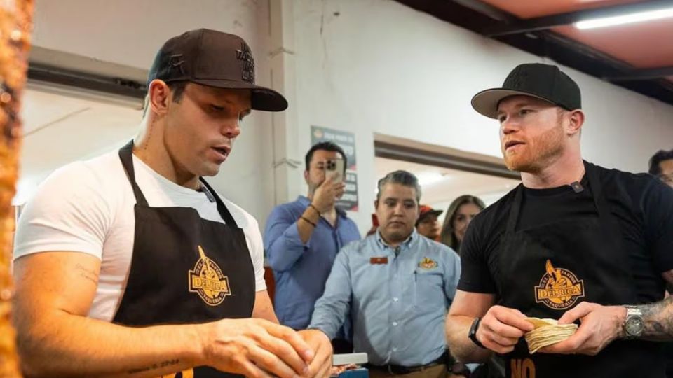 Canelo y su hermano inauguran taqueria en San Diego