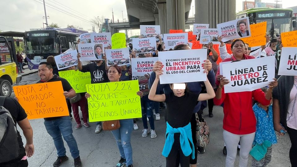 Usuarios protestan contra posible alza en las tarifas de los camiones