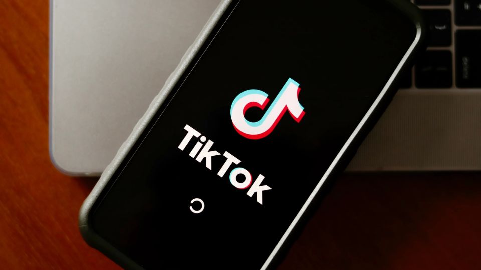 Se analizará en 2025 la ley de prohibición de TikTok en EU.