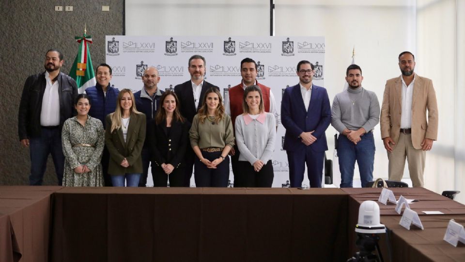 Reunión de alcaldes y diputados de Nuevo León.