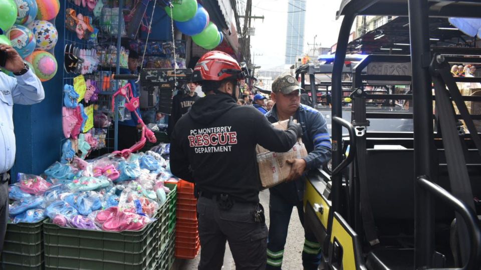 Policía de Monterrey decomisa pirotecnia en el centro de la ciudad