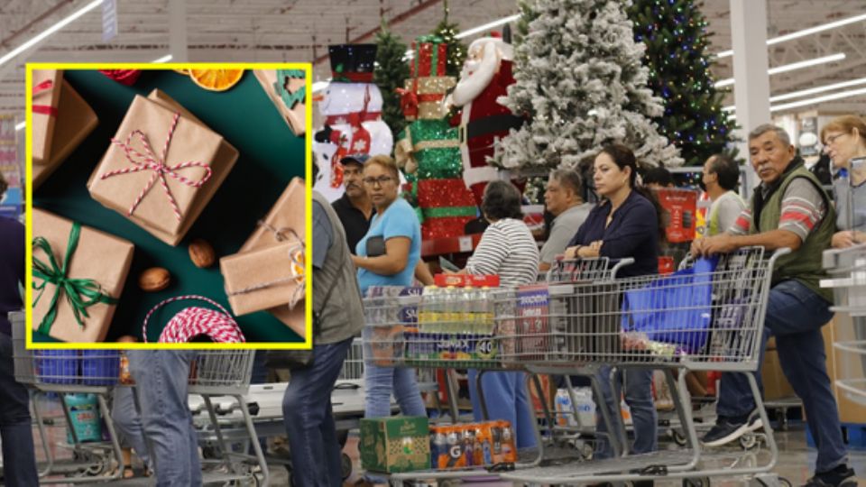 Personas haciendo compras navideñas.