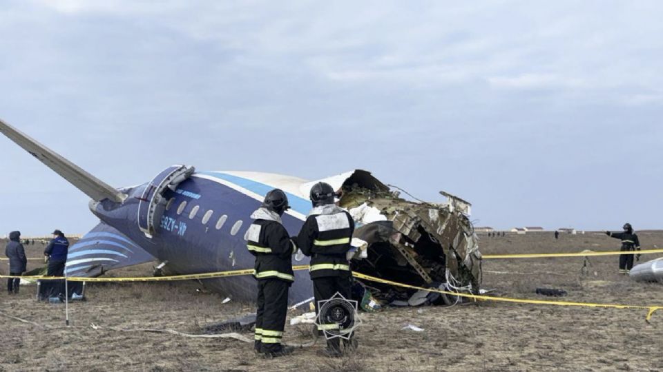Sitio donde ocurrió el estrellamiento del avión en Kazajistán.