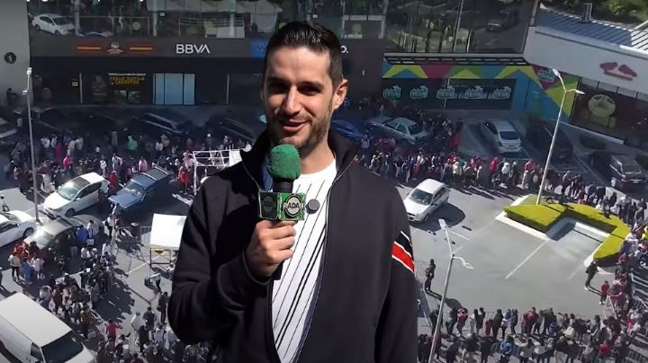 Video: Adrián Marcelo regala juguetes y pizza a niños de Monterrey