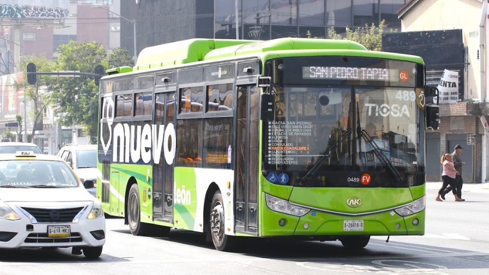 Camión urbano en Monterrey