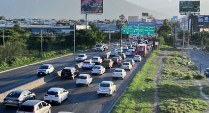 La Av. Miguel Alemán no descansa del tránsito vehicular