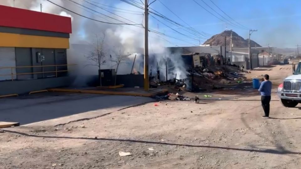 Incendio del campamento de migrantes en Chihuahua.