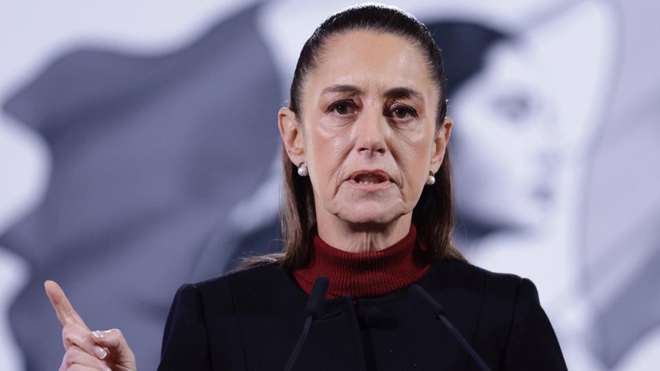 Claudia Sheinbaum, habla durante una rueda de prensa este lunes, en el Palacio Nacional | EFE/ Sáshenka Gutiérrez