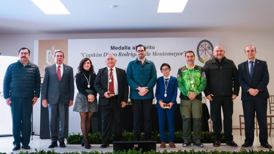 David de la Peña entrega Medalla “Capitán Diego Rodríguez de Montemayor”  a santiaguenses reconocidos | Facebook / David de la Peña