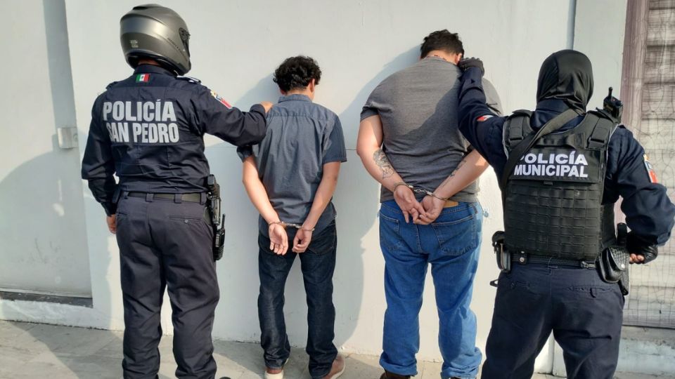 Capturan a dos hombres por intento de robo de vehículos.