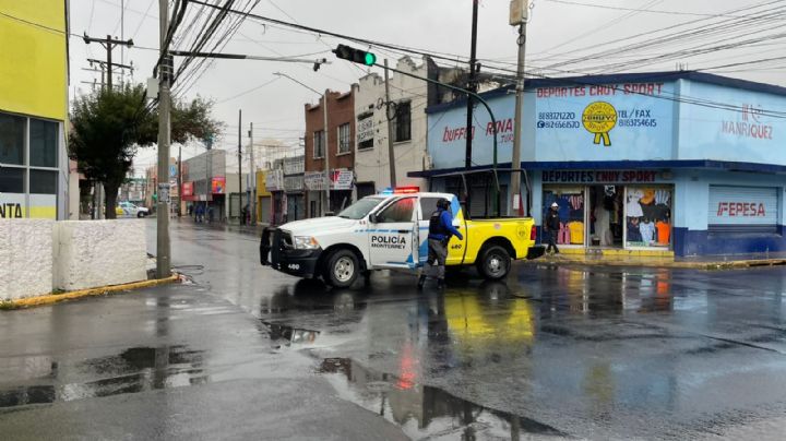 Detienen a un hombre por atacar a balazos a la policía de Monterrey
