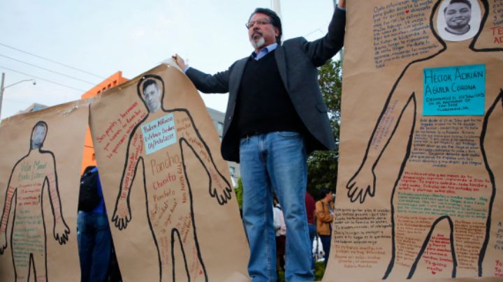 Protestan por desaparecidos en la FIL Guadalajara 2024