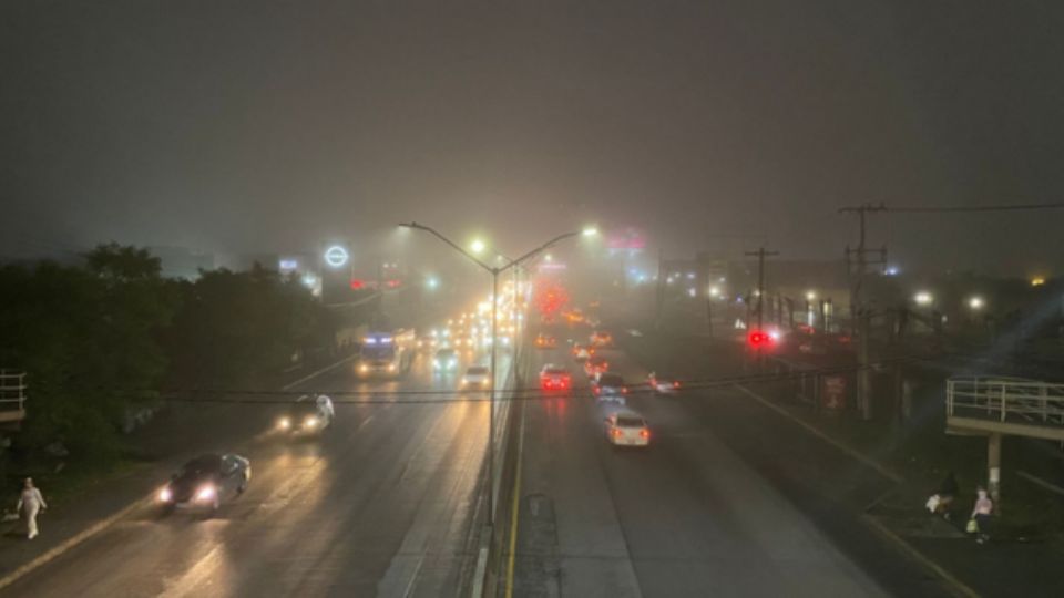 Las condiciones de neblina han predominado este sábado en todo el Valle de Monterrey, por lo que se tuvieron que desviar vuelos que venían a la Sultana del Norte.