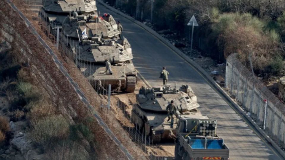 El Ejército de Israel tomó el control de la porción siria del Monte Hermón, punto estratégico desde la Guerra del Yom Kipur (1973).