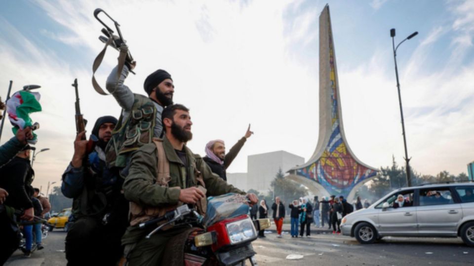 La comunidad internacional se ha manifestado en torno al derrocamiento del presidente de Siria, Bachar al Asad y la reorganización de ese país del Medio Oriente.