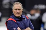 Bill Belichick podría dirigir en el futbol americano colegial
