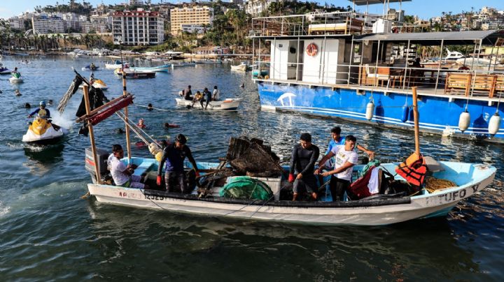 Realizan torneo de pesca de basura en playa de Acapulco
