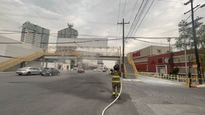 Se incendia cableado de telefonía y de CFE en avenida Alfonso Reyes; vialidad colapsa