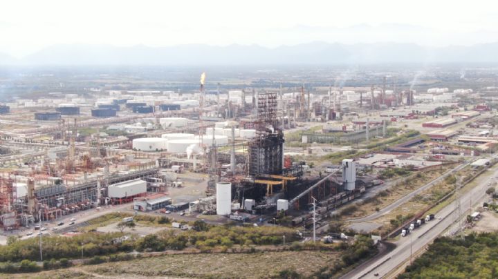 Organizaciones de NL presentan demanda colectiva contra refinería de Pemex