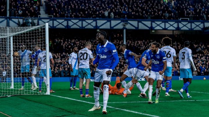Premier League: Reducen de diez a seis puntos la sanción al Everton