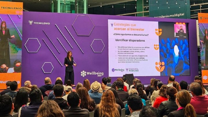 Reciben padres y maestros talleres para la formación de los adolescentes