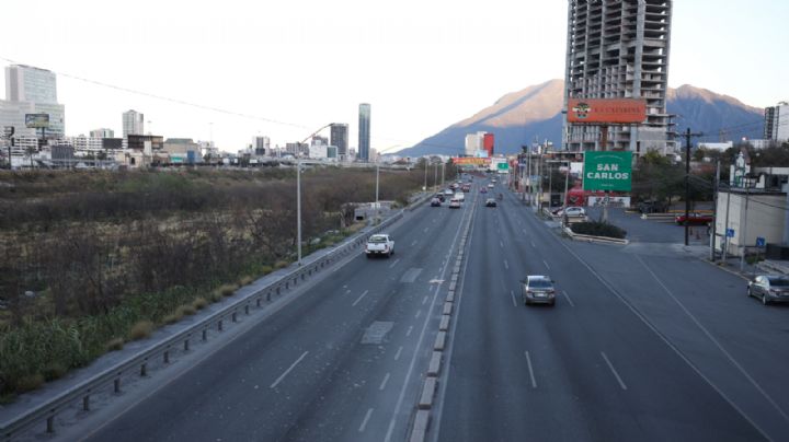 Avenidas de Monterrey lucen con poco tráfico en el primer puente vacacional del 2024