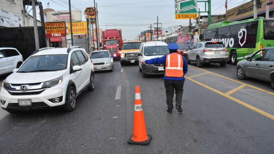 Implementan carril contraflujo en avenida Chapultepec | Facebook / Secretaría de Seguridad de Monterrey