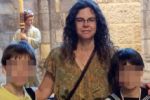 Detienen a dos niños por muerte de su madre adoptiva en España