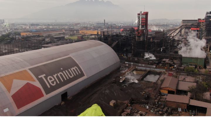 Alumno de la UANL cuestiona a secretario de medio ambiente sobre acciones contra Ternium