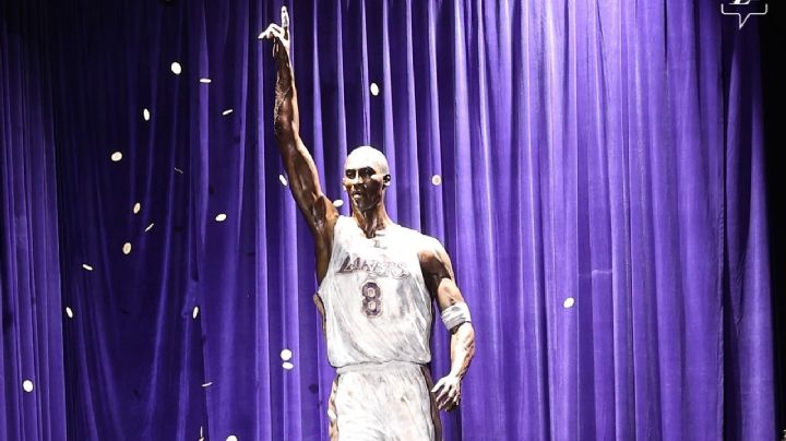 NBA: Los Lakers presentaron la estatua de Kobe Bryant