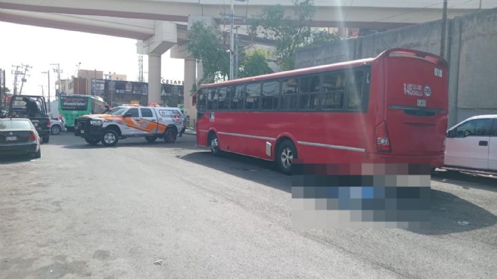 Muere hombre tras ser atropellado por camión urbano en Monterrey