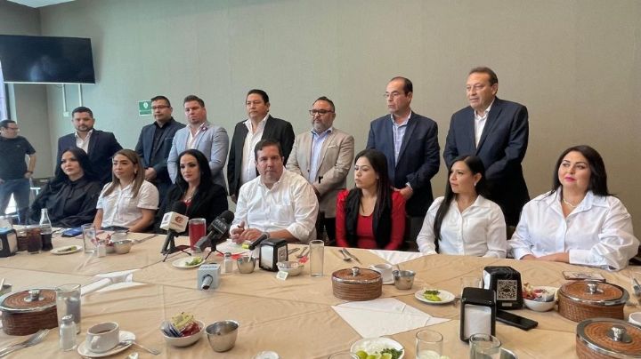 José Luis Garza Ochoa presenta a quienes integrarían el Cabildo en caso de ganar